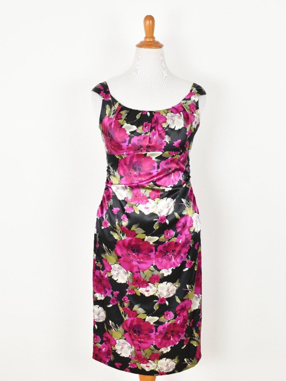 Maggy London Floral Satin Ruched Sheath Cocktail Dress - 14 - Picture 1 of 9
